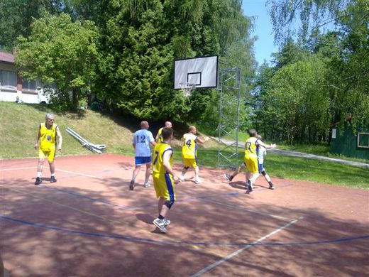 Basket veteráni Kamenice 12.6.2010 010.jpg
