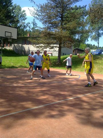 Basket veteráni Kamenice 12.6.2010 017.jpg