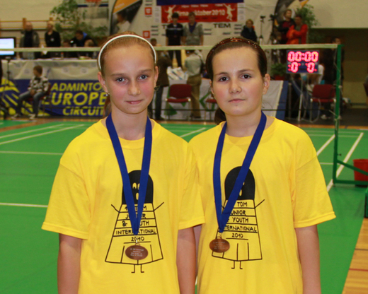 Veronika Srncova (vpravo) bronzove medailistky.jpg