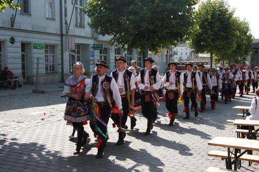 10_pruvod.JPG