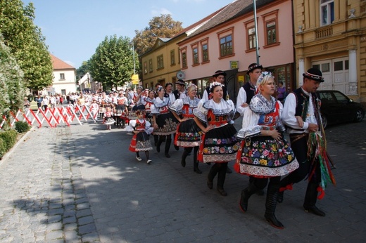 13_pruvod.JPG