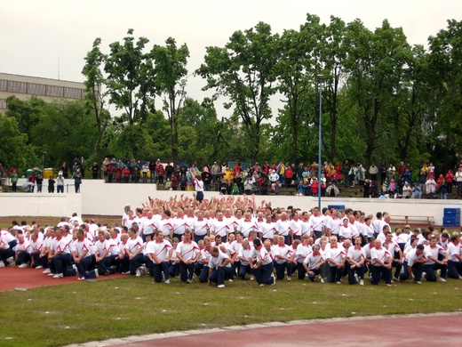 2013 č.322 - Sokol - Roudnice - závěr cvičení mužů - viz vlast..