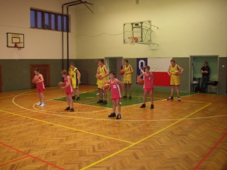 60. výročí otevření sokolovny - 29_Basketbal.JPG (normální)