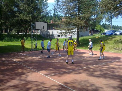 Basket veteráni Kamenice 12.6.2010 015.jpg