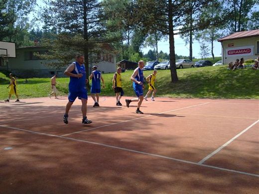 Basket veteráni Kamenice 12.6.2010 027.jpg
