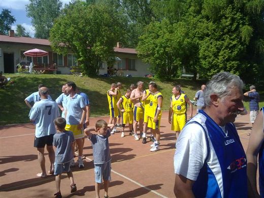 Basket veteráni Kamenice 12.6.2010 037.jpg