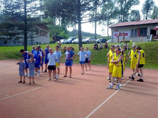 Basket veteráni Kamenice 12.6.2010 038.jpg