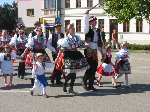 hody2011_03_pruvod.JPG