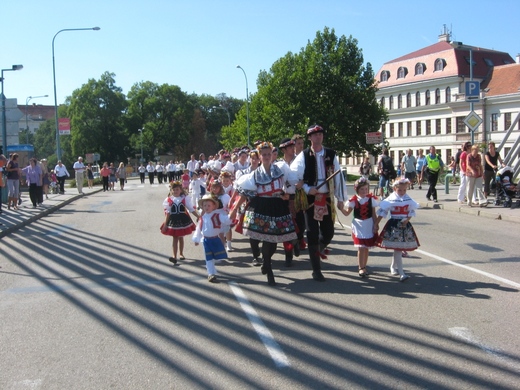 hody2011_04_pruvod.JPG