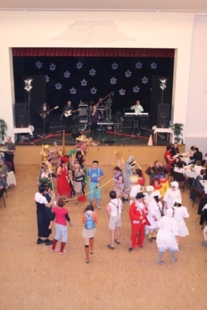 Tanec_masek2.JPG